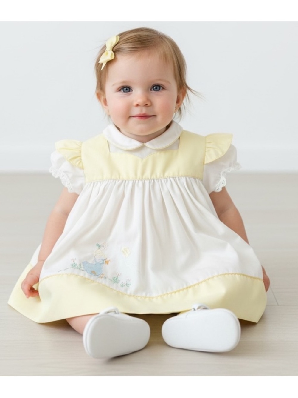 VTG Classic 1970s White and Yellow Peter Pan Collar Dress with Duck Appliqué